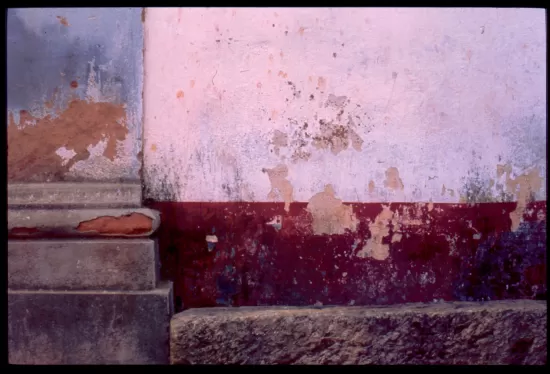 Multicolored stucco with pilaster